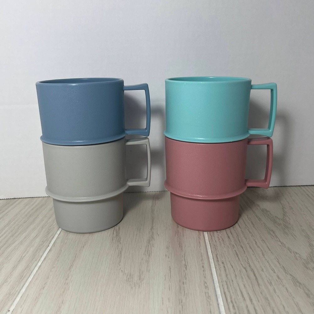 Tupperware Stacking Mugs 1312 Set of 4 Pastel Plastic 8oz Vintage
